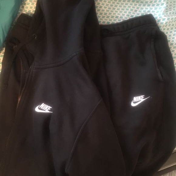 nike jogging suit black